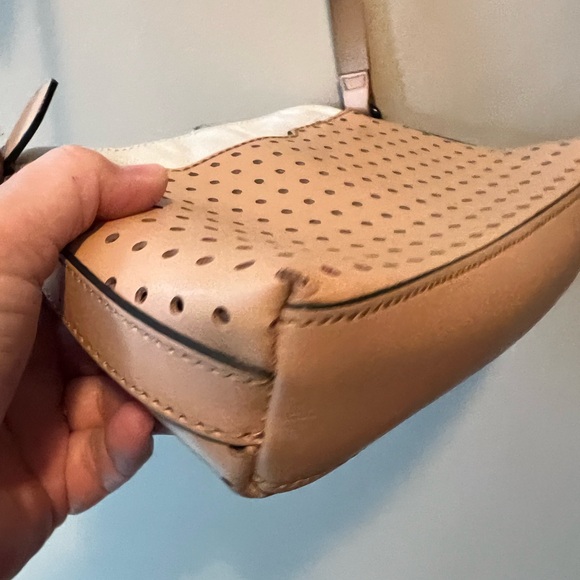 Kelsi Dagger Brooklyn crossbody bag tan and white color blocking. Zip closure. - Picture 6 of 10